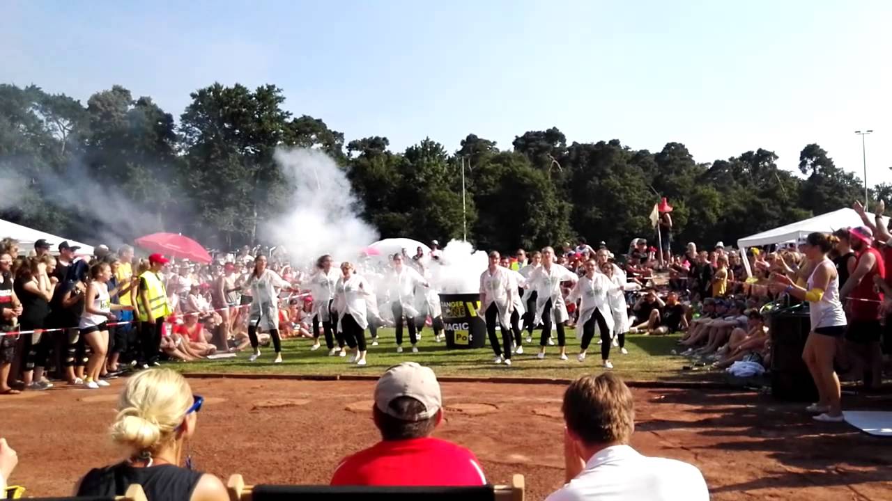 Shutterstock Agency Cup 2015 Cheerleader Finale: Danger Zone