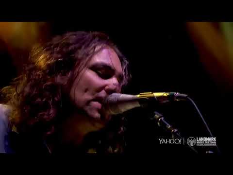 The War on Drugs - An Ocean in Between the Waves (Live)