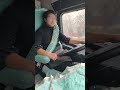 Documenting Truck Life: An 80s-generation truck couple always on the road