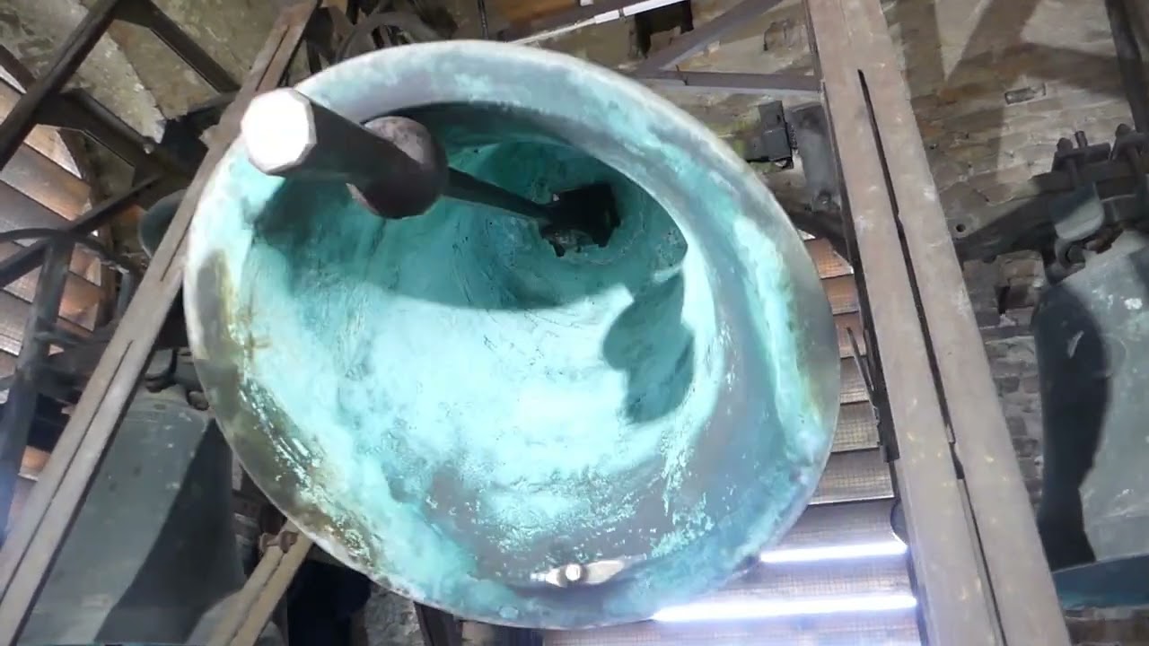 Großmugl (A-NÖ) Pfarrkirche zum Hl.Nikolaus von Myra Einzel und Vollgeläute