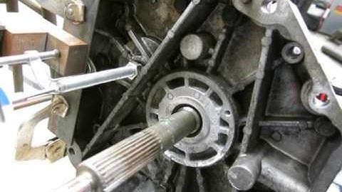 T56 Transmission Rebuild   Part 3   Setting primary clearances