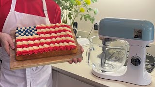 Making a US Flag Cake | Tray Bake | Piping Buttercream | Baking with Kids | Kenwood Kids Club | Zak