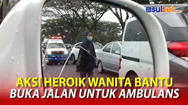 Viral Video Aksi Heroik Wanita Bantu Buka Jalan Untuk Ambulans Saat Macet