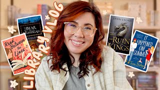 I let the library control my TBR
➫ Land acknowledgment: I am currently residing on stolen Gabrielino-Tongva land
- COME SAY HI -
➫ Instagram: https://www.instagram.com/stephaniebookish/?hl=en
➫ storygraph: https://app.thestorygraph.com/profile/stephaniebookish
➫ Goodreads: https://www.goodreads.com/user/show/32053444-steph-stephaniebookish
- OTHER WAYS TO SUPPORT ME -
➫ Bookshop.org Wishlist: https://bookshop.org/wishlists/f23655a26f3be0df13f2577275eb416c9b4c375d
➫ Amazon Wishlist: https://www.amazon.com/hz/wishlist/ls/ZTM49TI9GVLV?ref wl_share
➫ Patreon: patreon.com/stephaniebookish
🍂🍄 BIG thank you to my Patrons! 🍄🍂
Aaron B, Abbyoffprint, Aden, Aleah, Alexis, Allison P, Allyson, Amanda,
Amber (Books of Amber), Ana Maria, Angela C, Angela U, Anne, Ashleah, Book Hag (Sarah), Caitlin B, Caitlin P., Carey, Cassandra J., CatsReadBooks, Chelsea, Chicole, Christine, Mo ,Clarissa, Dai, Danielle G., Daryan, Dee, Dr. Jade, Elizabeth H., Emily A, Emily B, Emily F, Emily J, Emily K, Erica, Erika, Erin, Erin, Gabi G., Gavin, Hanan, Hannah, Heather O, Isabelle, jac, Jan, Janet, Jazmin, Jenica, Jenny T, Jessica M, Jessica O., Joni S, Josie, Joy-El, Kaitlyn, Karina, Kate B., Kaydee, kelleylovesbooks, Kristan W, LaTia, leniellie, Lindsay, Luana, Maddox, Maia, Maria, Marissa B, Mary Kate, Megan M, Michael, Michaela C, Moh, Moni, Nat, Natalie, Nayad, Noelle, Paige, PattiReadsALot, Rachel, Rae, Rebecca, Renee, Robin, Ronika, Rose☆, Rosie, Ryan, Ryn,Sadie R, Sarah, Sarah, Sarah, Sarah Ann, Sarah Bean, Sarah Z, Scott, Shannah, Simone, SimplyChele, Sophie Marie, Stephanie, Sydney M., Tai, Talya, Tamilla, Taneya, Tracie, yasmin, Zeally, Laura, Evie, Jillian, and Kristine J., Sabrina, Nikki, Candice, Kayla, Liz, Olivia, Kelcie, Amanda, Renate, Jonathan, Autumn, Amelyah, Floukes, Rayna, Alan, Kristin G, Lydia, Kati, and Mickenzie B., Harrieta, Anna, Dani, Mikayla Kelsey, and Kayla!
- MUSIC -
Music by Mr. Jello - A Love Note - https://thmatc.co/?l=2AF68849
Music by Mei Anima - Flowers Lay - https://thmatc.co/?l=7C3E5E08
0:00 - 12:02 Intro and picking books
12:02 - 13:48 TBR
12:39 - 20:39 it happened one summer
22:52 - 34:14 dragonsbane
34:16 - 44:49 read between the lines
44:50 - 54:38 the ruin of kings
54:40 - 57:01 conclusion I let the library control my TBR