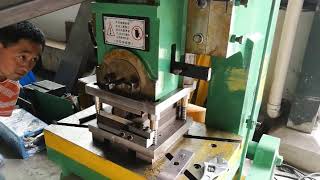 How to install J23 Mechanical Punching press machine mould in factory