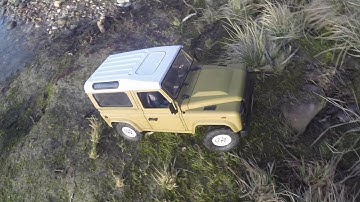 MN-90 1/12 Defender in the field with big brother