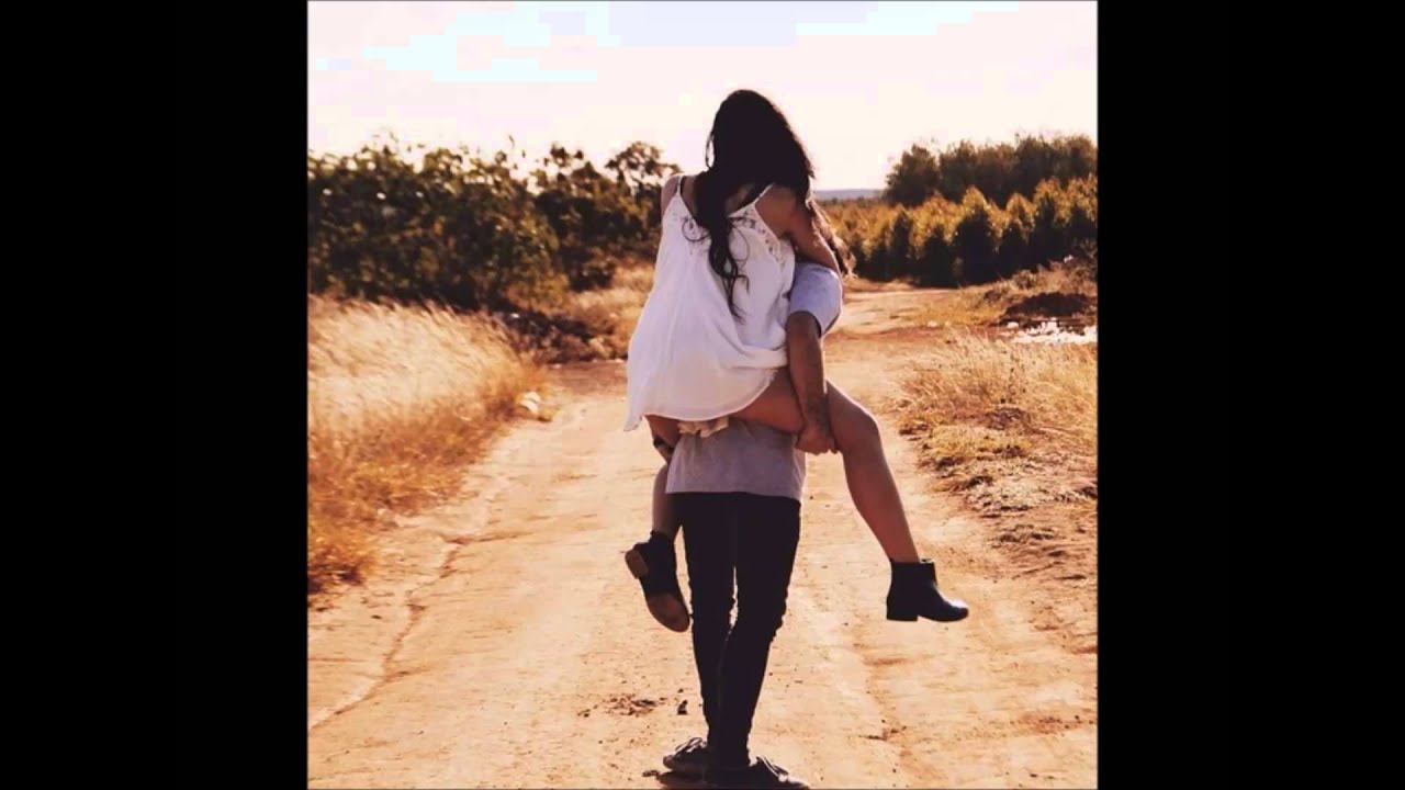 креативные путешествия. влюбленные пары сходят с ума. схожу с ума от любви. девушка сходит с ума. парень и девушка сходят с ума.