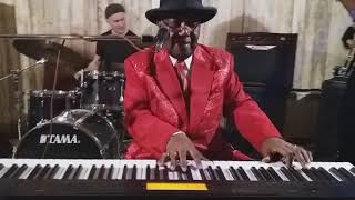 Kenny 'Blues Boss' Wayne feat. Yuri Novgorodsky - Hoochie Coochie Man