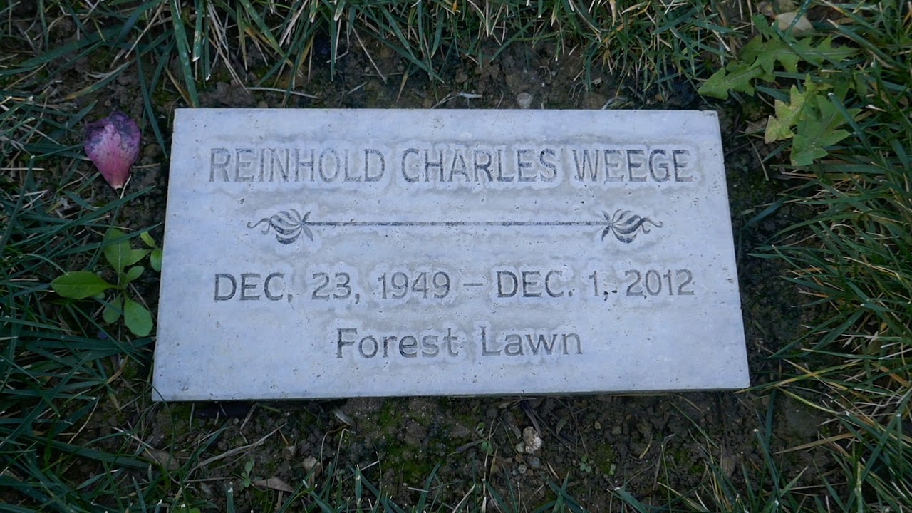 Reinhold Weege Grave Forest Lawn Hollywood Hills Los Angeles California US Christmas 2020 Nightcourt