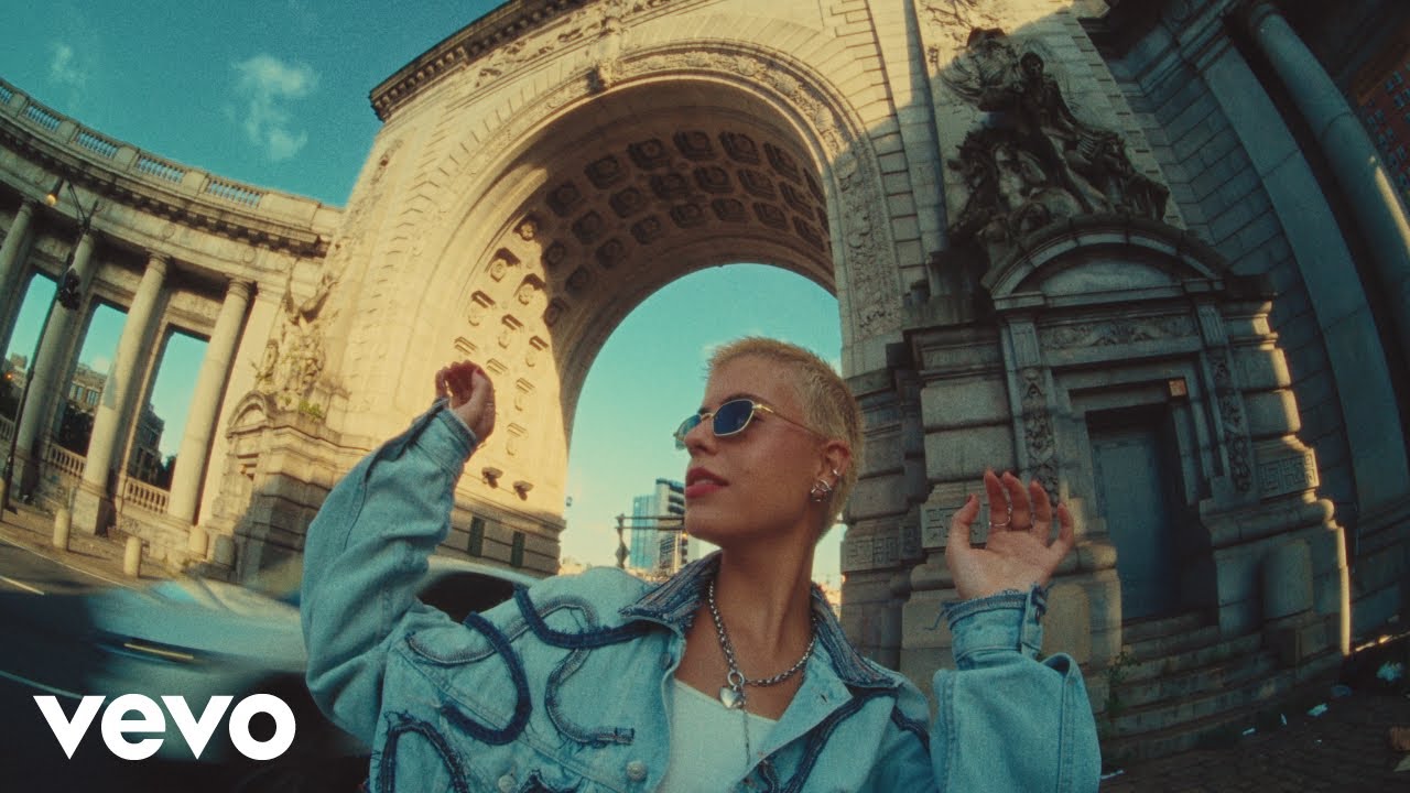 Annasofia, la artista y productora colombiana en ascenso, lanza su nuevo sencillo “lo dejo fluir”