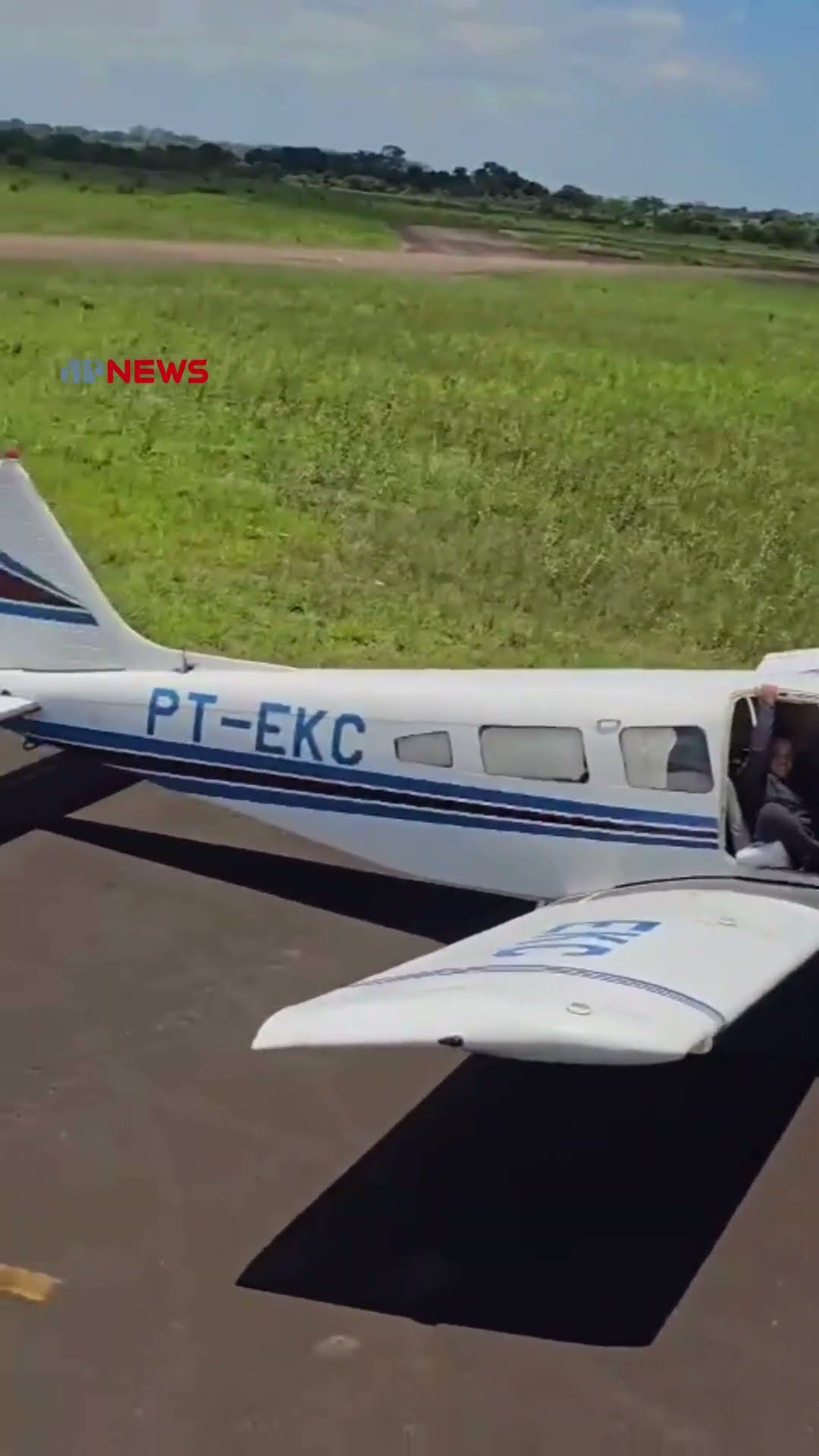 Polícia Militar e Federal interceptam avião com 400 kg de cocaína no interior de São Paulo #shorts
