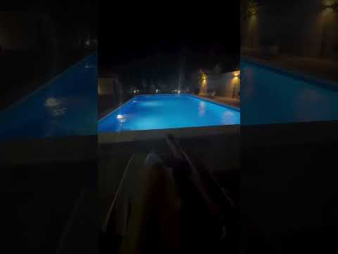 #youtubeshorts #pool #relax #enjoy #legs #barefoot #toes #sole