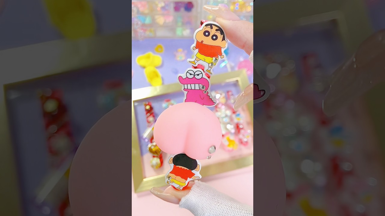 お尻ぷりぷりネイル🍑💕ゴテゴテスーパーロング💅#ネイルチップ #ギャル #スーパーロング #クレヨンしんちゃん #お尻シール