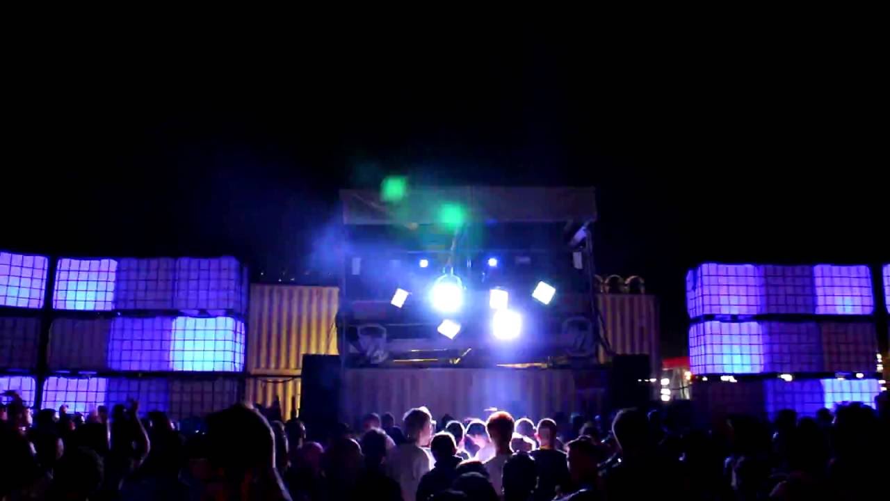 Freak Brothers - Live at Creamfields 2016 camera iphone 8 plus apk