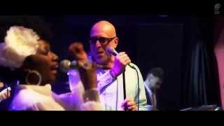 Miniatura del video "INCOGNITO "Lowdown (feat. Mario Biondi)" from “Live In London ” - OUT NOW!"