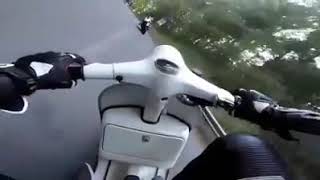 Vespa vs Suzuki GSX-R