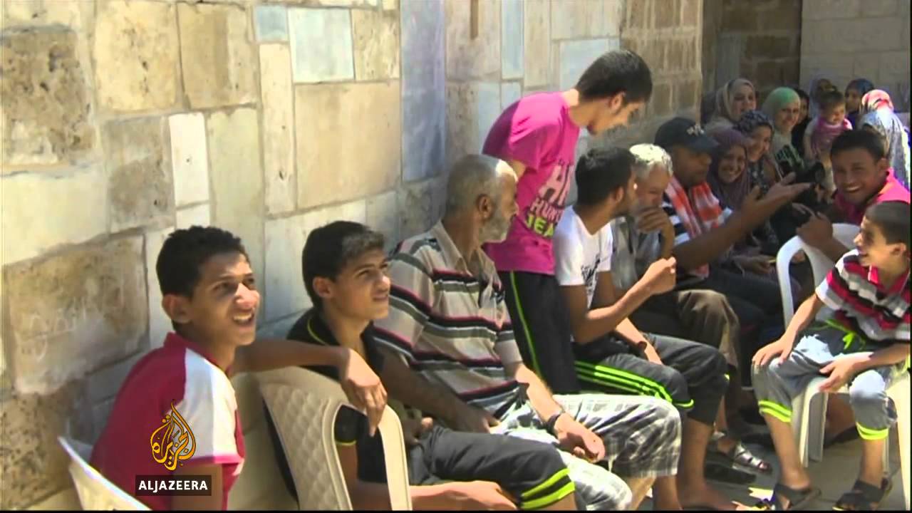 سكان غزة يلجؤون إلى الكنائس المسيحية طلباً للحماية