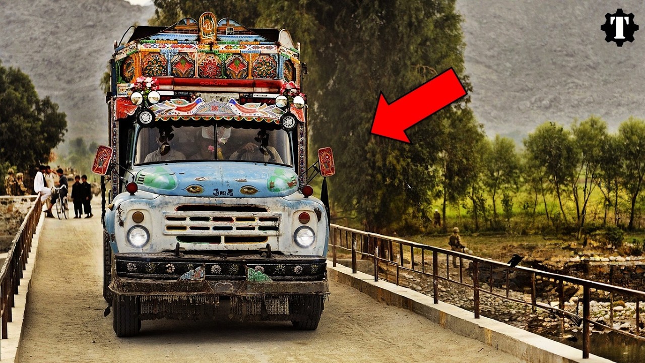 Зачем в Пакистане украшают грузовики - и сколько это стоит?