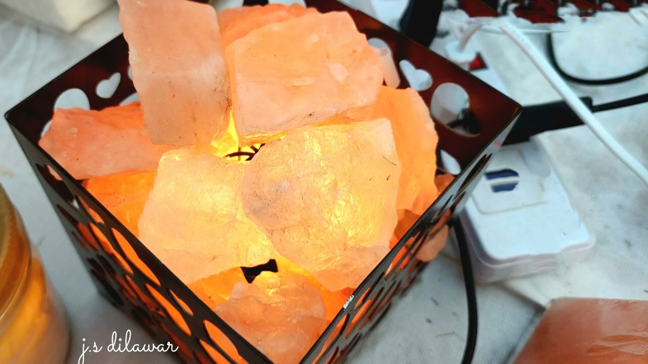 Pink Himalayan salt lamp 