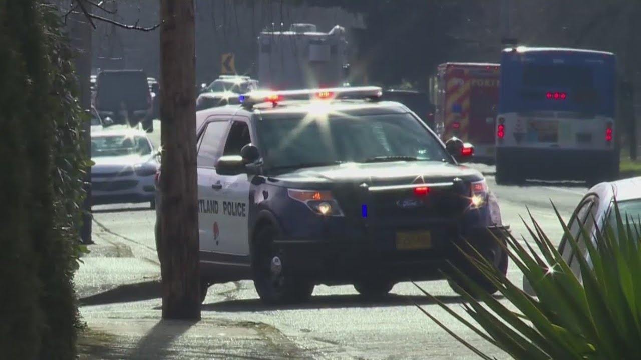 Armed robbery suspects taken into custody by Portland police - YouTube