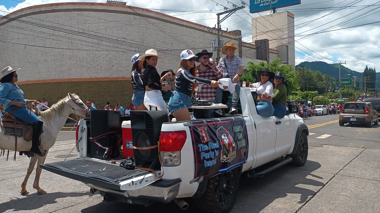 Desfile Hípico Feria Ganadera Santa Ana 2024