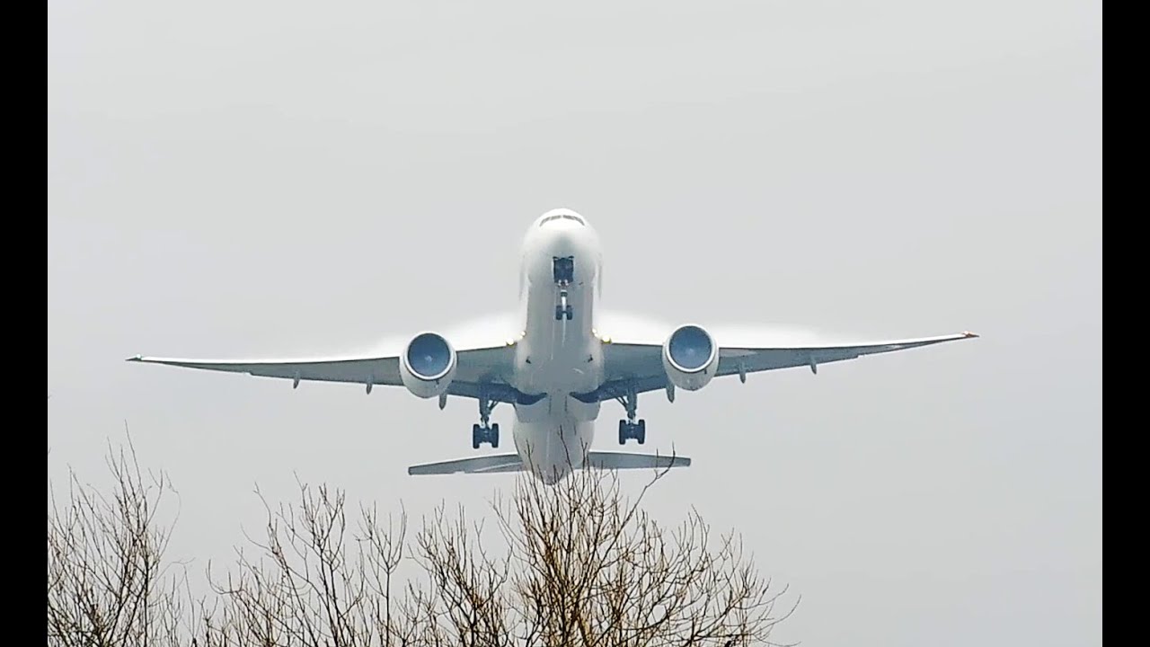 American Airlines Double 777 followed by Thai Airways 777