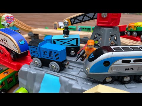 BRIO WORLD SMART TECH SOUND Action Tunnel Travel Set 33972 - YouTube BRIO WORLD SMART TECH SOUND Action Tunnel Travel Set 33972 - YouTube
