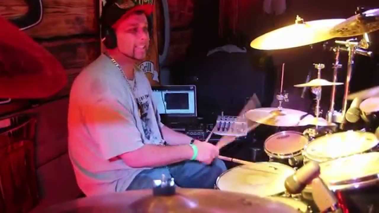 Twang And Round Here Kitty Kitty Youtube Kuntry twang] she probably got them hello kitty's hid beneath the apple bottom's pushin' out the backside. twang and round here kitty kitty