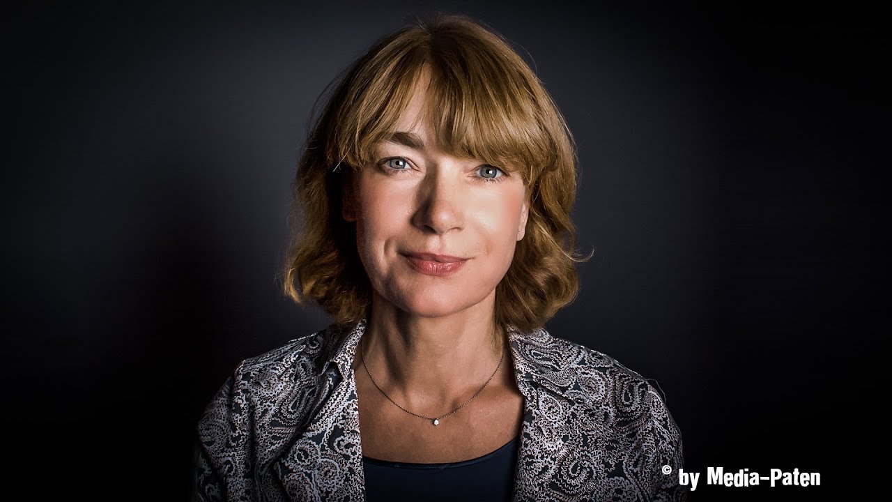 Gundi Eberhard – Interview mit der Stimme von Jessica Biel, Kristin Davis, Betsy Brandt synchronize in tagalog