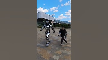 Everyday im shuffling 🤖🕺#robot #dancing #shuffle #robotron