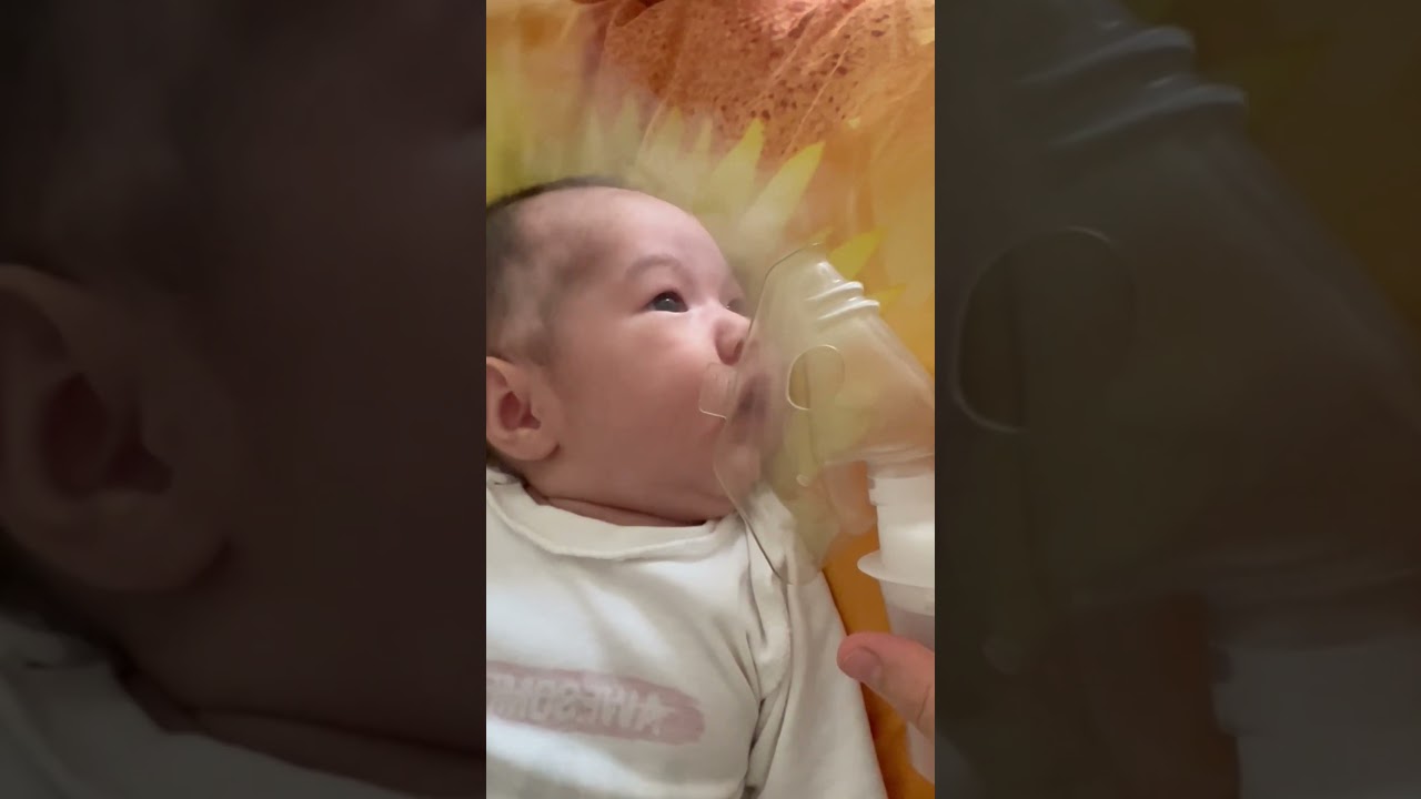 Ингаляция для младенца #детииродители #бронхит #кашель #младенец #каклечить #малыш