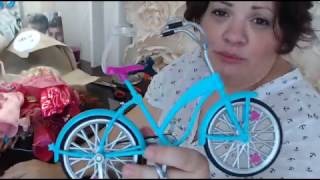 Caza Muñecas  vemos que me trajo el cartero hoy  lte de barbies bici y complementos Video 56