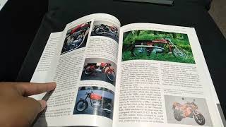 THE COMPLETE ENCYCLOPEDIA OF CLASSIC MOTORCYCLES BOOK TURNING screenshot 2