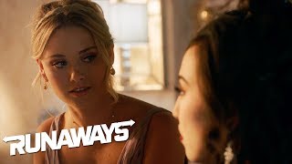 Karolina Nearly Tells Nico She Likes Her!! - Marvel's Runaways 1x06 Review