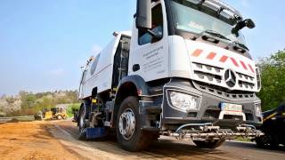**Street Sweeper vs Mud** Mercedes-Benz AROCS 1835 FAUN Viajet Kehrmaschine, Germany, 2017.