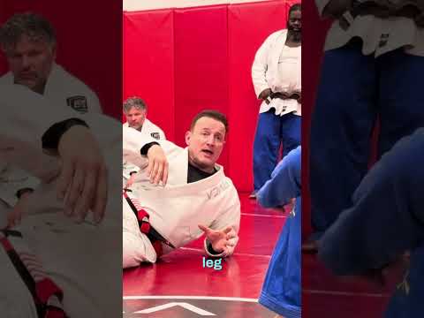 Master Elbow Escapes: 2 Key Moves for Grapplers! #shorts