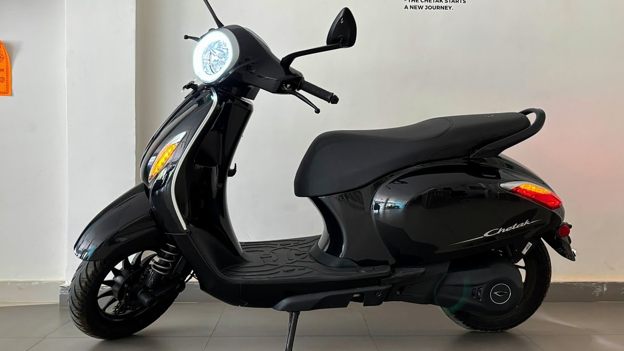 New 2025 Bajaj Chetak 3503 Detailed Review 🥳| On road price | Mileage ...