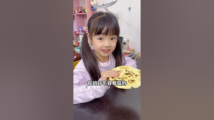 别说，这饼开核桃，还挺顺手🫢 #逗比女儿欢乐多 #笑到肚子疼 #看一遍笑一遍 #惊不惊喜意不意外 #原谅我不厚道的笑了