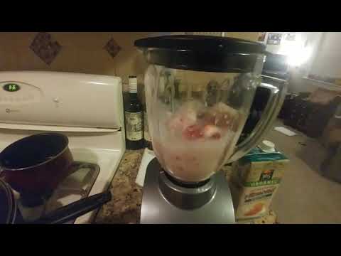 the-vegan-unsweetened-almond-milk-smoothie-with-strawberry-and-banana