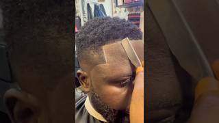How to use the razor blade on hairline #barber #viral #beginners #tutorial #usa #uk #razorcut