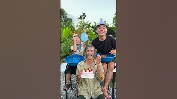 Hai anh em chúc mừng sinh nhật Ông nội tội nghiệp một cách siêu đặc biệt 😂😱👶🏻♥️👴 #shorts #cute
