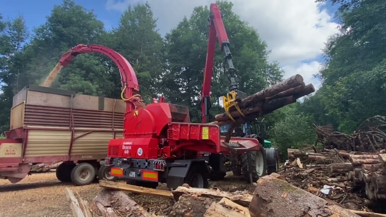 Eschlböck Biber 60 ZK am Valtra Traktor