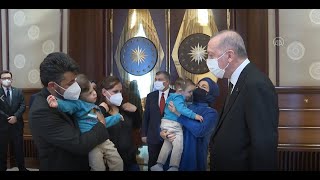 Hurbaşkanı Erdoğan, Siyam Ikizleri Derman Ve Yiğiti Kabul Etti