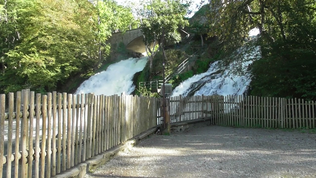 Cascade de Coo, both waterfalls from below