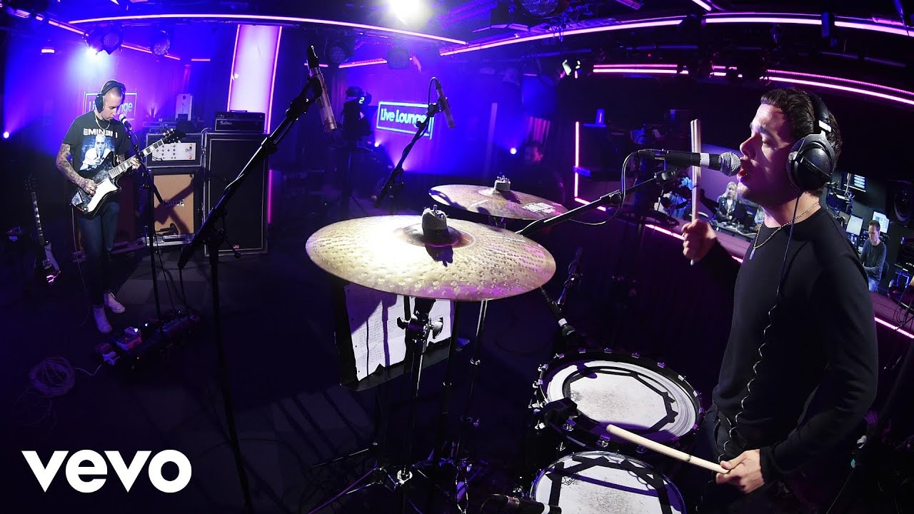 Slaves – Socket in the Live Lounge