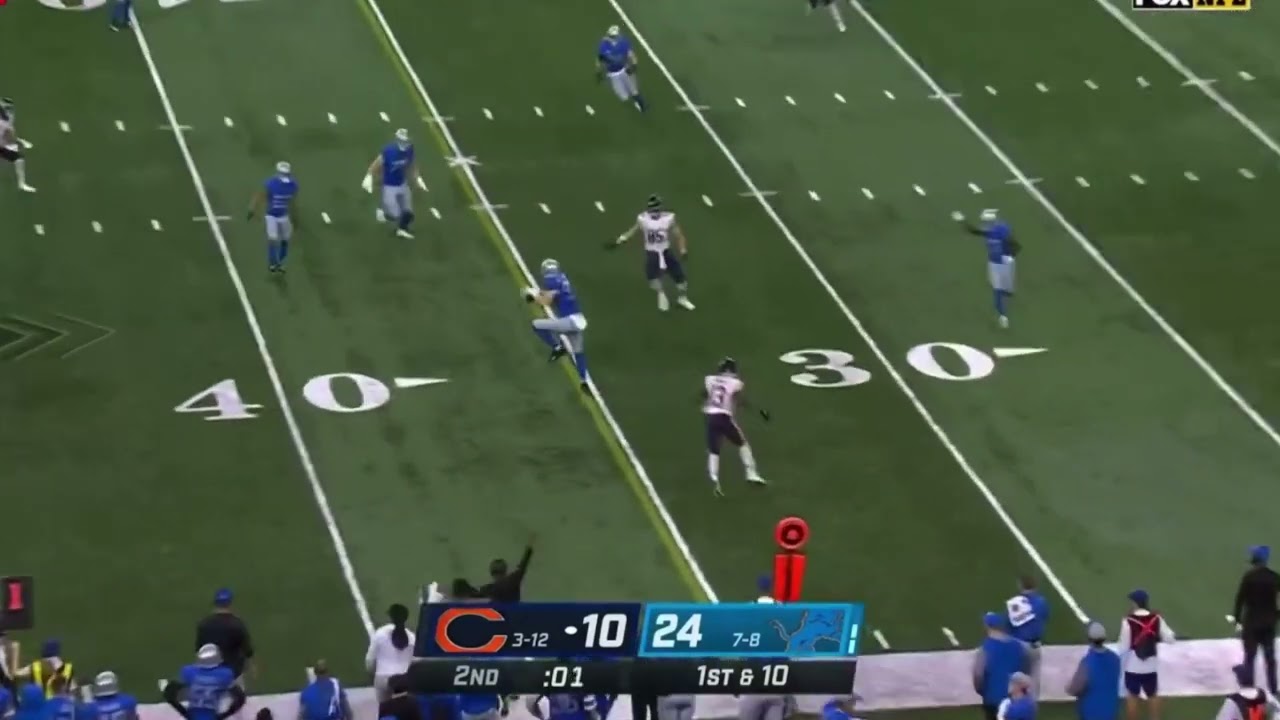 Bears' Justin Fields throws brutal interception off Commanders