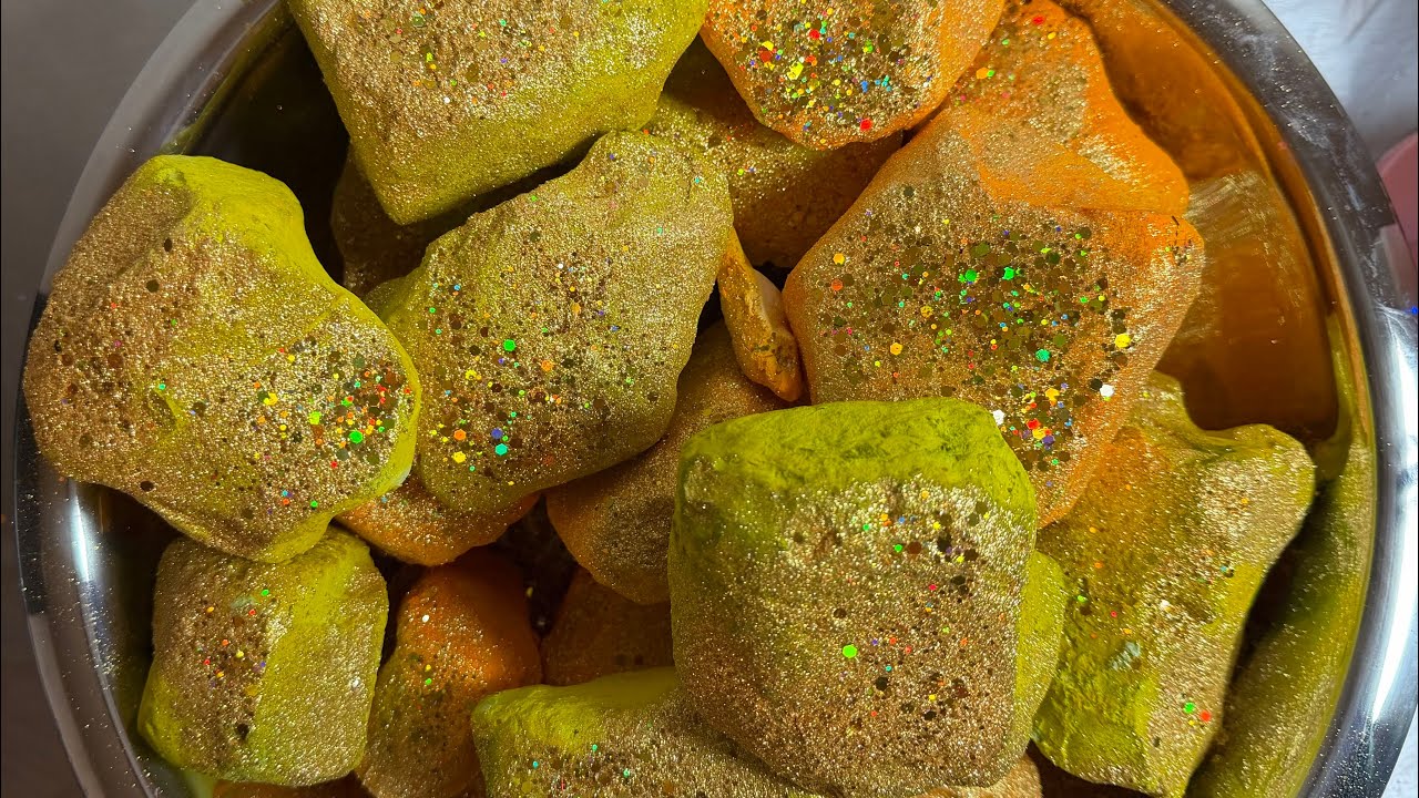 A Bowl of Dyed Jumbo Chunks 🧡💚✨ #oddlysatisfying #crunchynoises #gymchalk #oddlysatisfying #chalk 