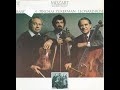 Miniature de la vidéo de la chanson Trio For Clarinet, Viola And Piano In E-Flat Major, K. 498 “Kegelstatt”: I. Andante