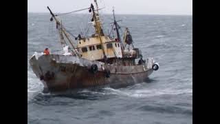 *рыболовецкое судно в шторм / fishing boat in the storm  /*