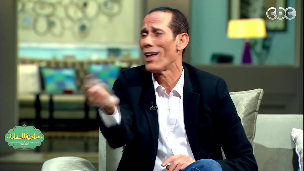 #صاحبة_السعادة | محمود عزب يقلد الداعية الإسلامي عمرو خالد بستوديو صاحبة السعادة